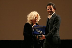 Enrica Antonioni premia Mezzapesa